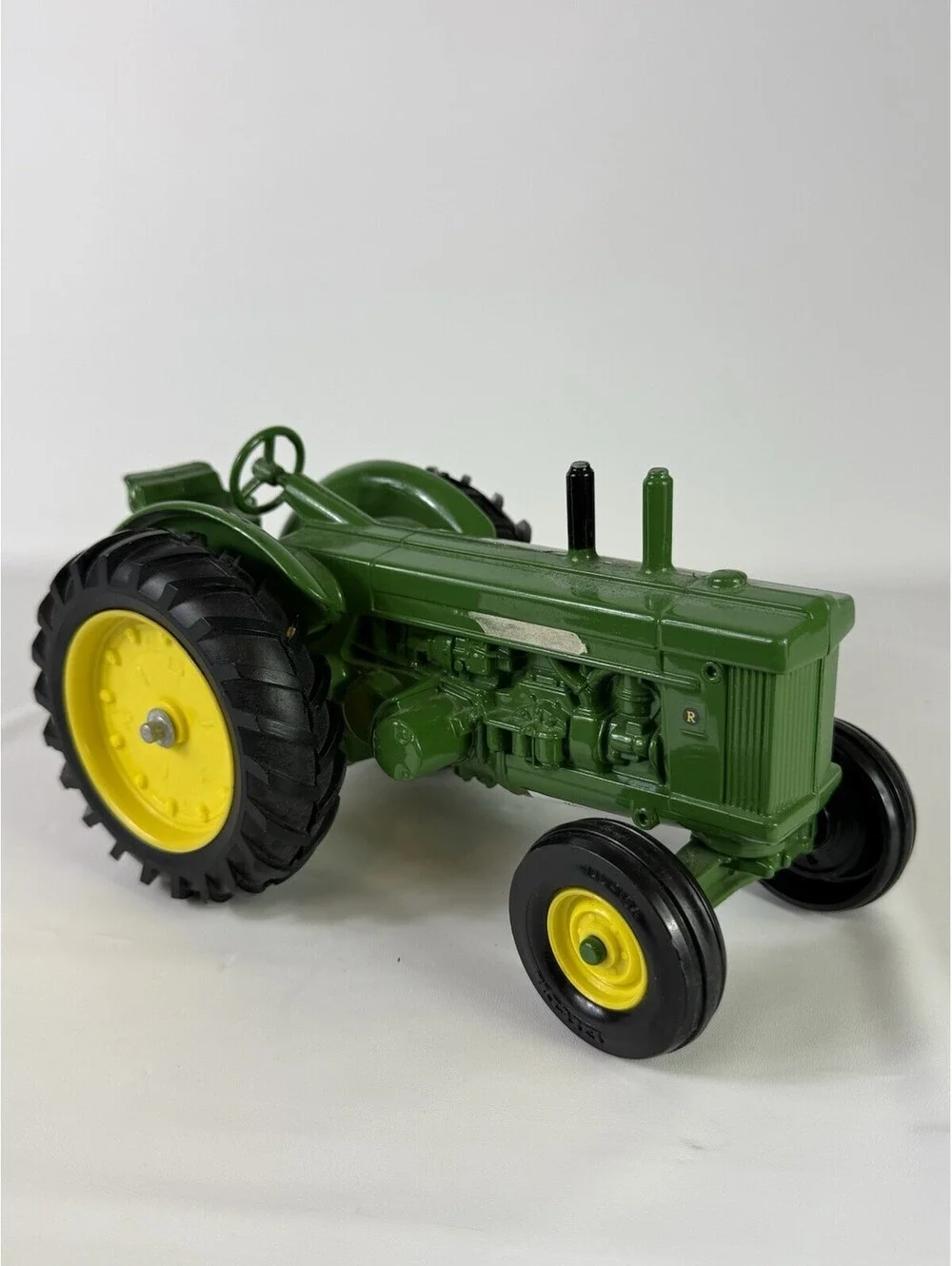 John Deere Diesel Model R Tractor 1949-54 ERTL Case 1/16 1:16  #554 8502